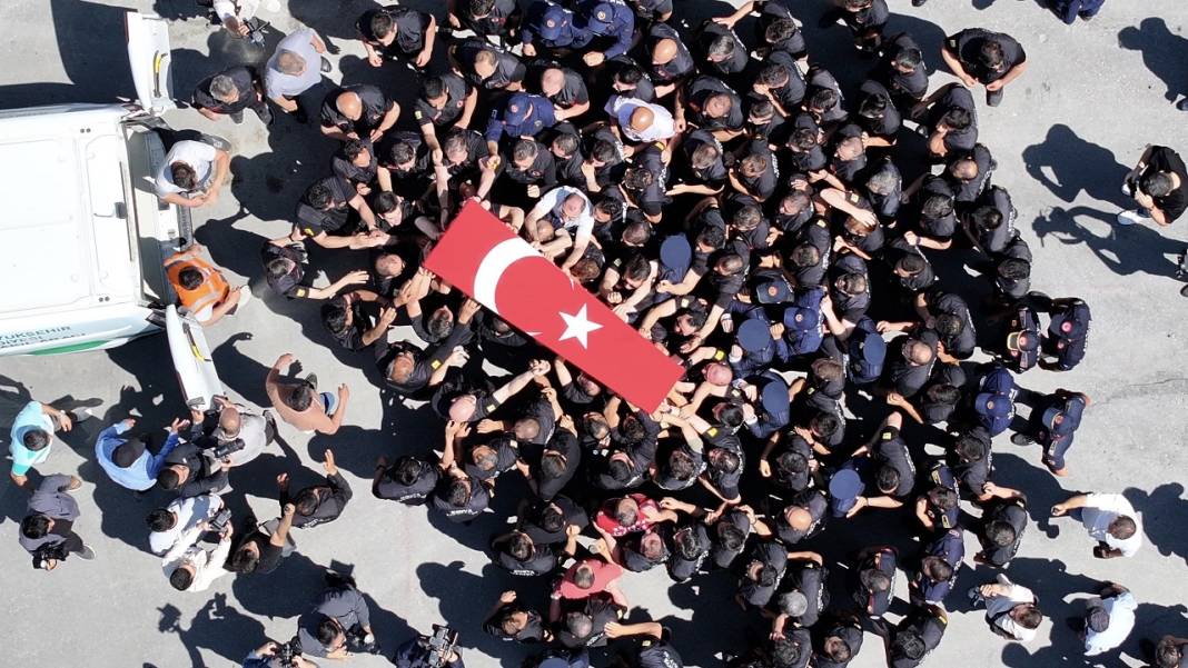 Konya'da şehit itfaiye eri  Mehmet Tekeli'ye uğurlama töreni: Duygular sel oldu 1
